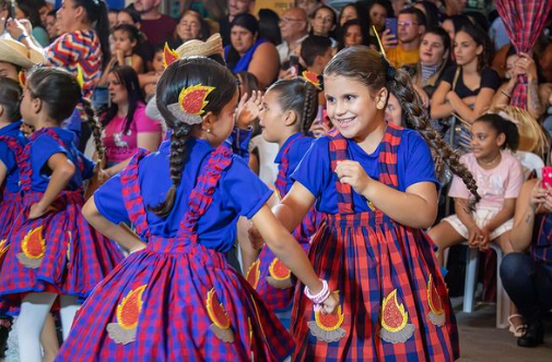 Leia mais sobre o artigo São João da Escola Municipal Gilda Bertino em Cumaru.